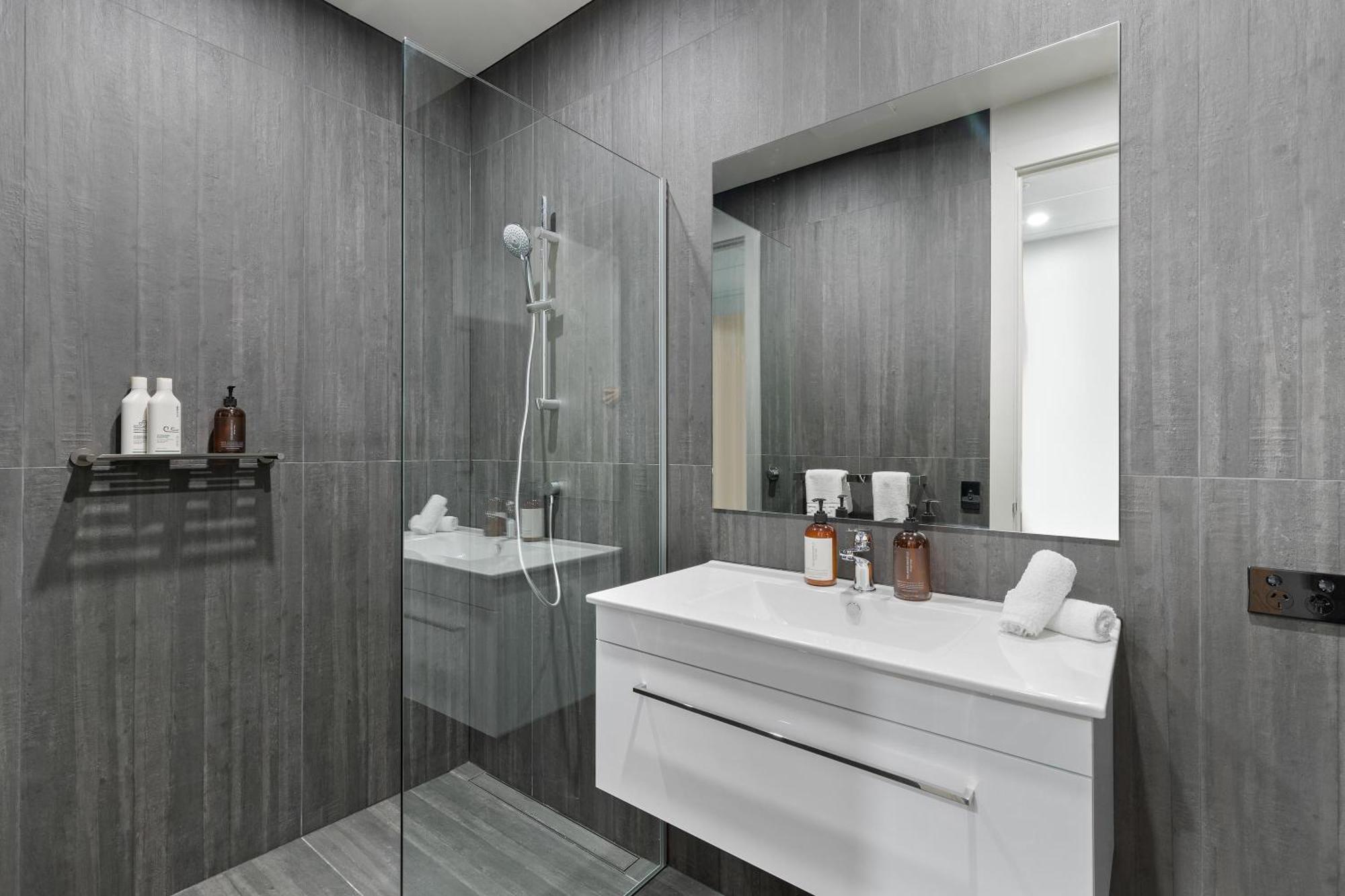 12Th Avenue Suites Квінстаун Екстер'єр фото