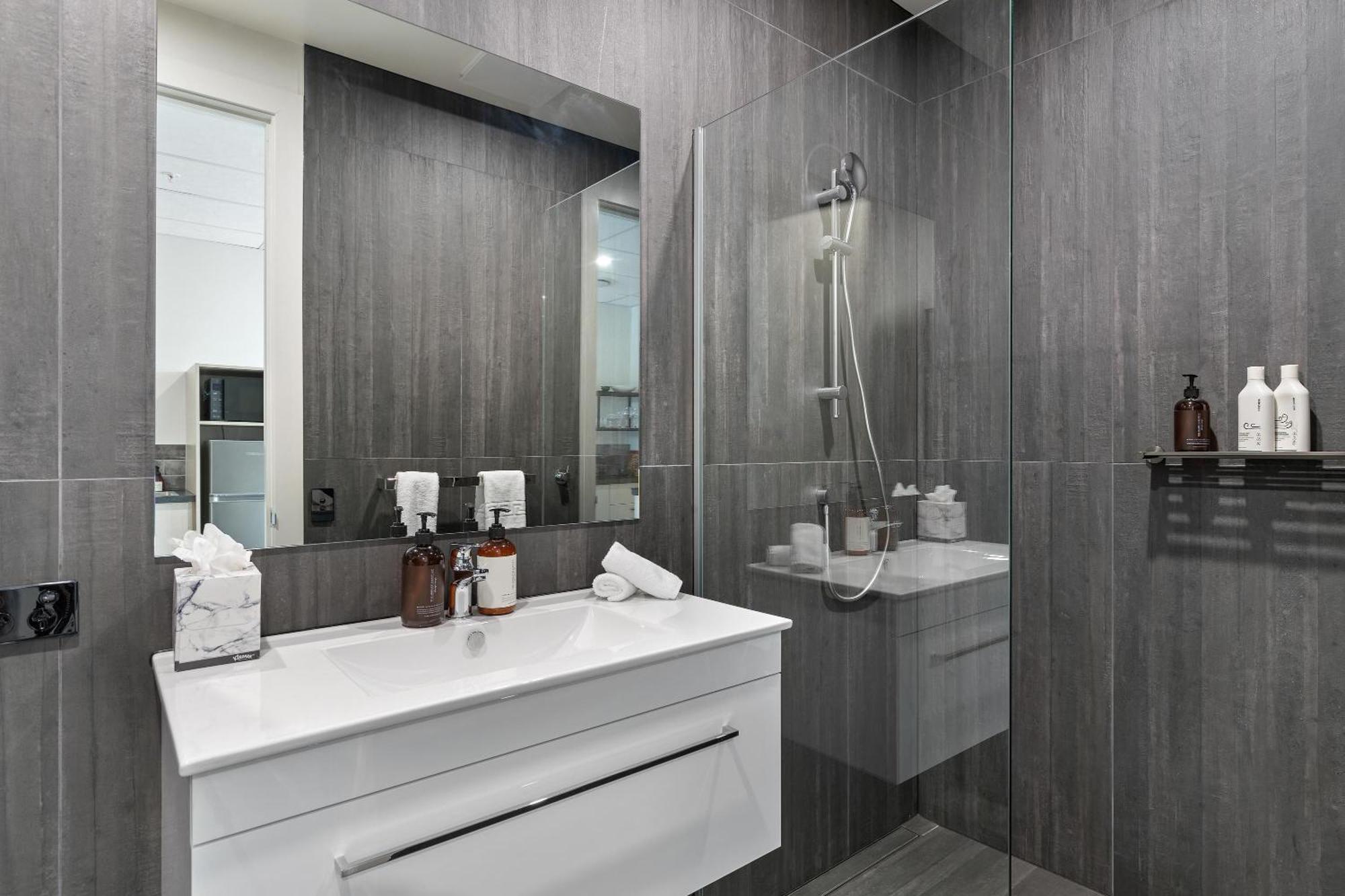 12Th Avenue Suites Квінстаун Екстер'єр фото
